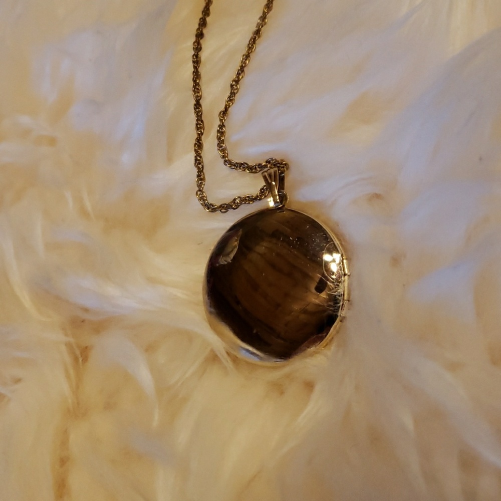 Locket Necklace - Picture 3 of 8